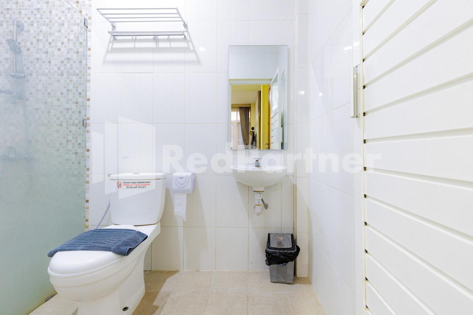 De Malang Sweet Homestay Syariah Mitra Reddoorz Exterior photo